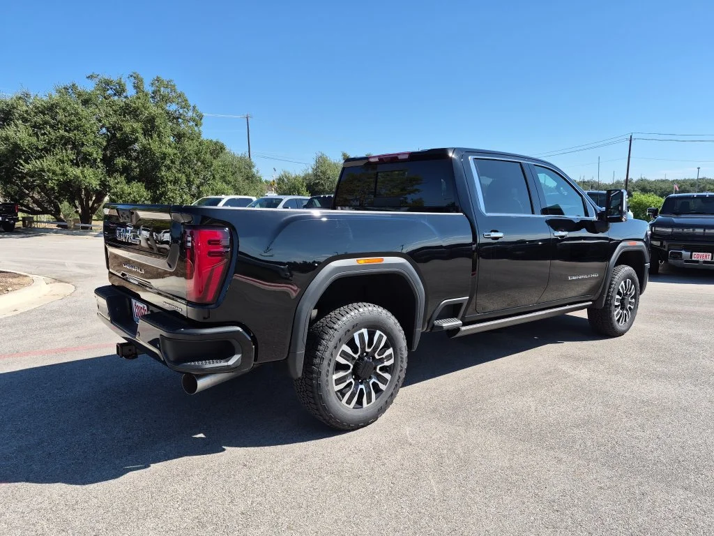 New 2026 GMC Sierra 2500 HD Denali Ultimate, photo 9