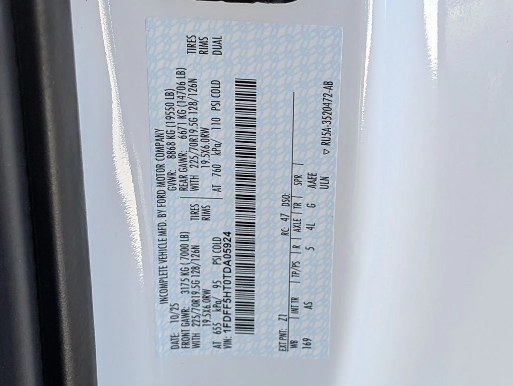 New 2026 Oxford White Ford F-550® XL image 33