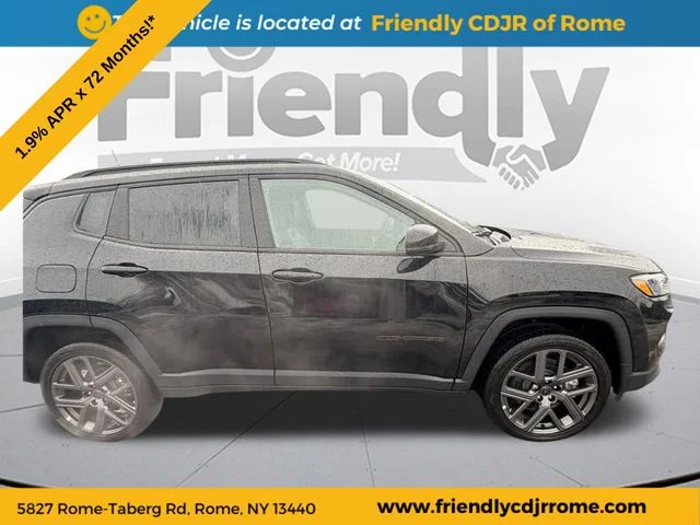New 2026 Diamond Black Crystal Pearl-Coat Exterior Paint Jeep Limited image 5