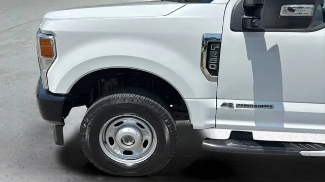 Used 2020 White Ford XL image 33