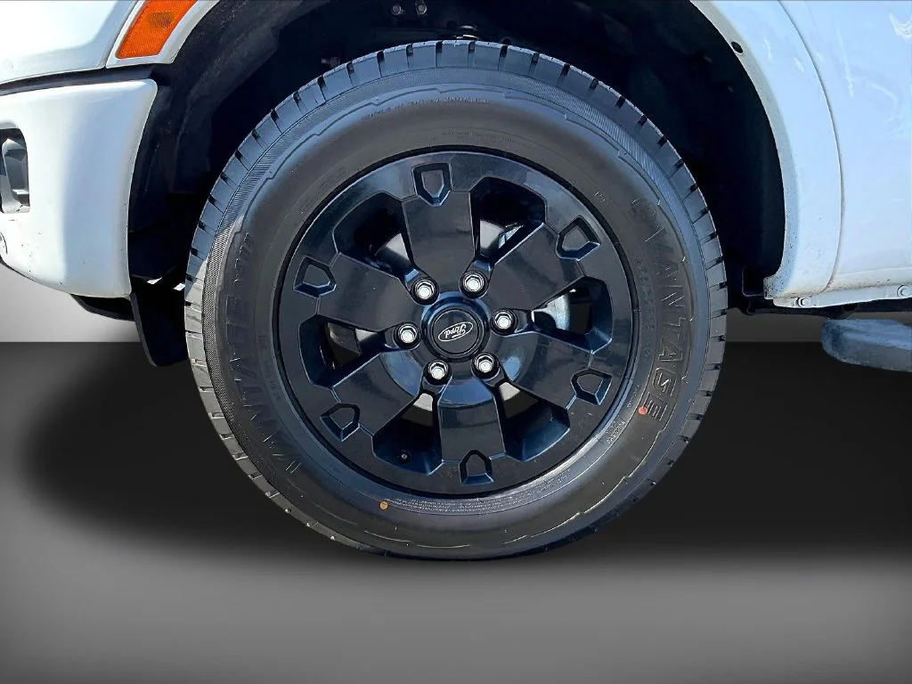 Used 2019 White Ford XLT image 34