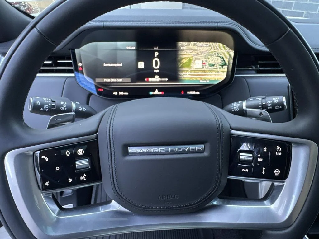 Used 2025 White Land Rover SE image 27