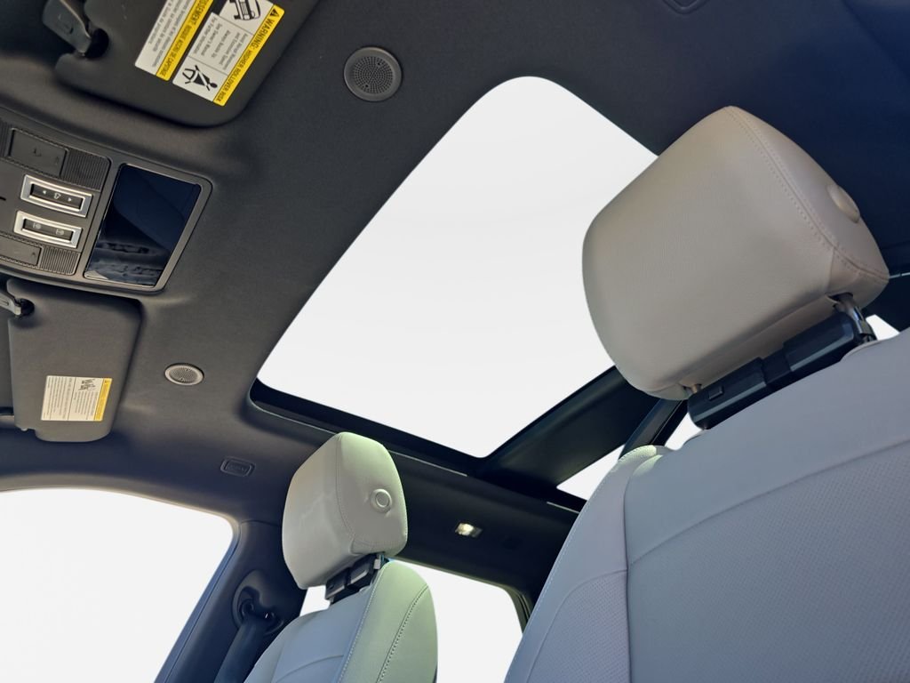 New 2026 Santorini Black Land Rover S image 31