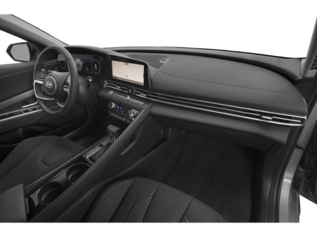 2025 Hyundai Elantra SEL - Photo 17