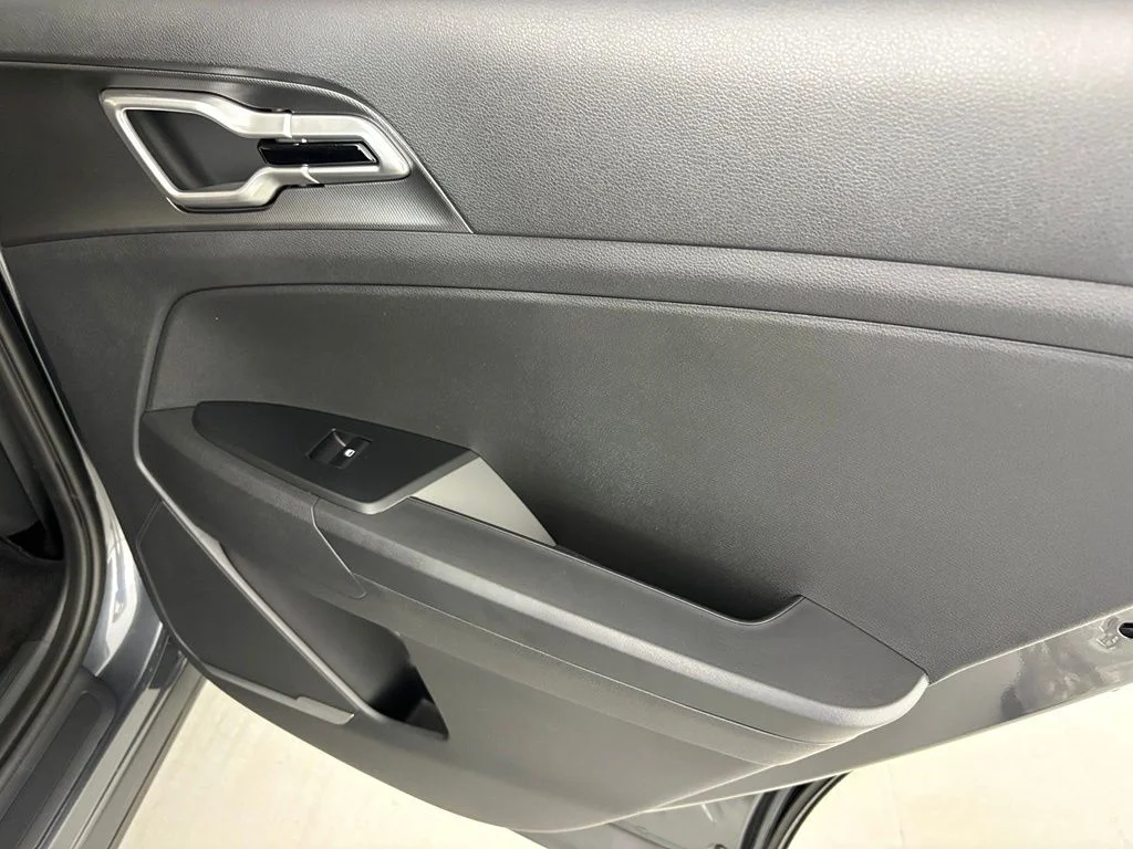New 2027 Gravity Gray Kia LX image 38