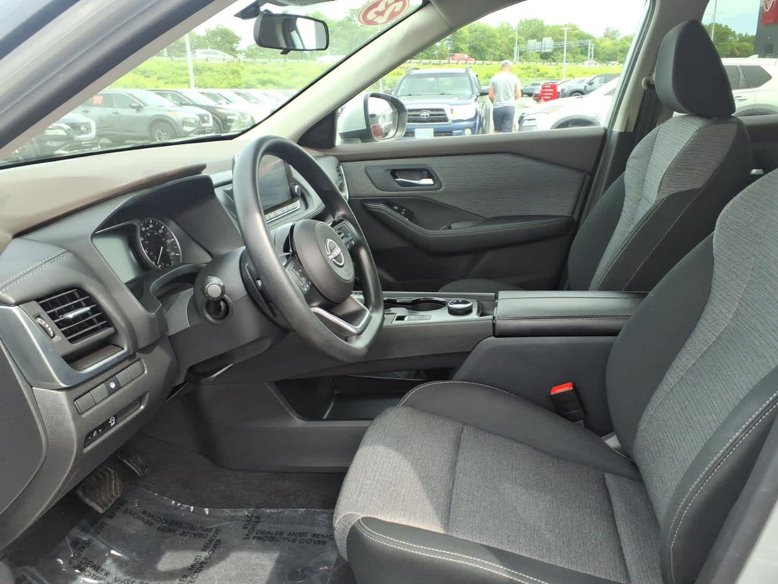 Certified Used 2023 Brilliant Silver Metallic Nissan SV image 17
