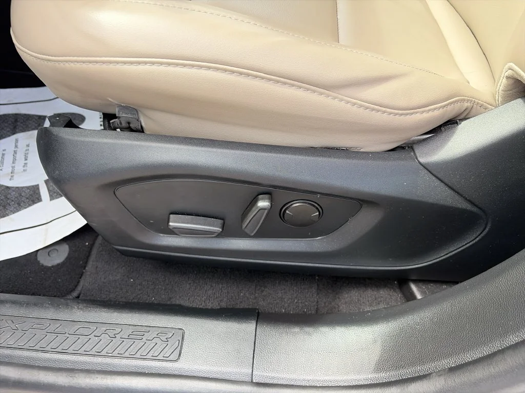 Used 2021 White Ford XLT image 13