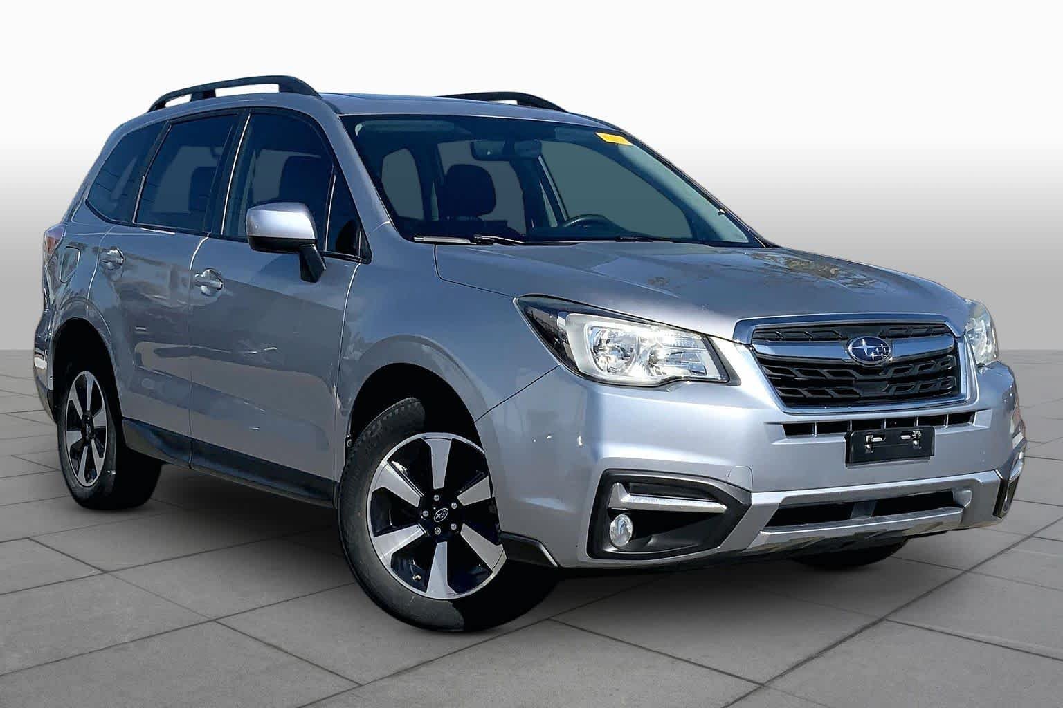 Used 2018 Ice Silver Metallic Subaru Premium image 3