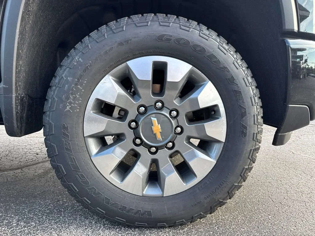 2026 Chevrolet Silverado 2500 HD Custom - Photo 9