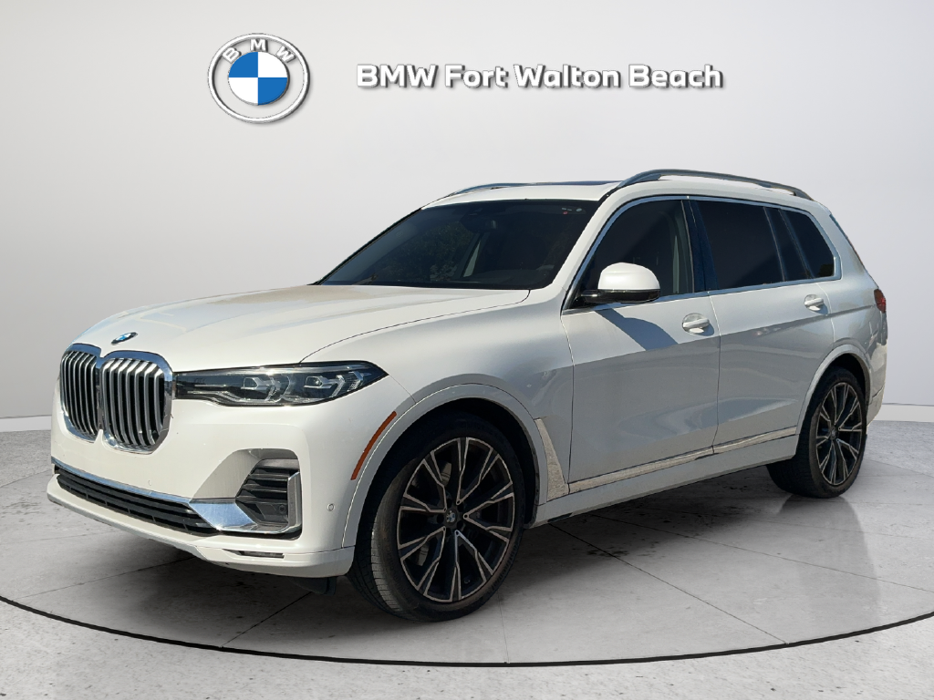 Used 2022 White BMW xDrive40i image 1
