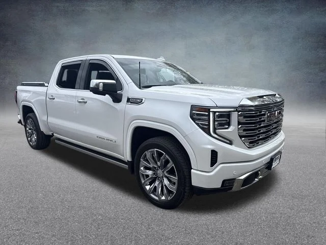 Used 2025 White GMC Denali image 4