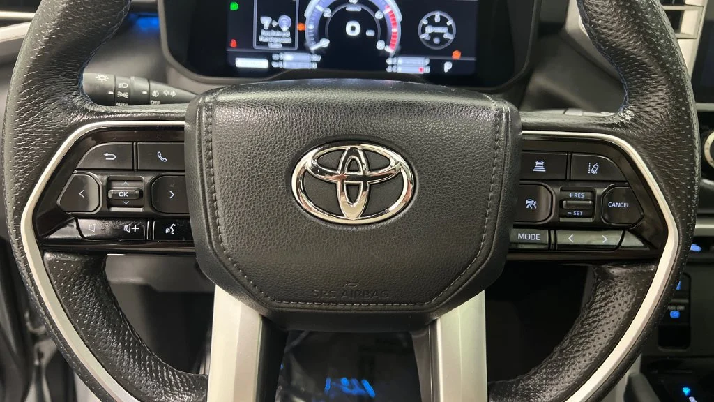 Used 2023 Silver Toyota Platinum image 15