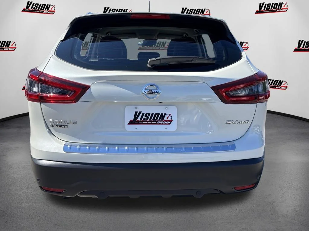 Used 2022 White Nissan SV image 6