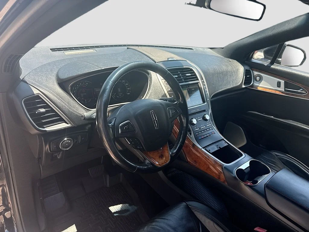 Used 2018 Black Lincoln Reserve image 10