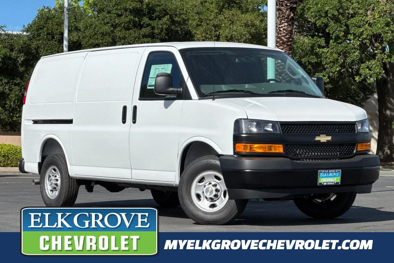 2026 Chevrolet Express 2500 Work Van HD's photo