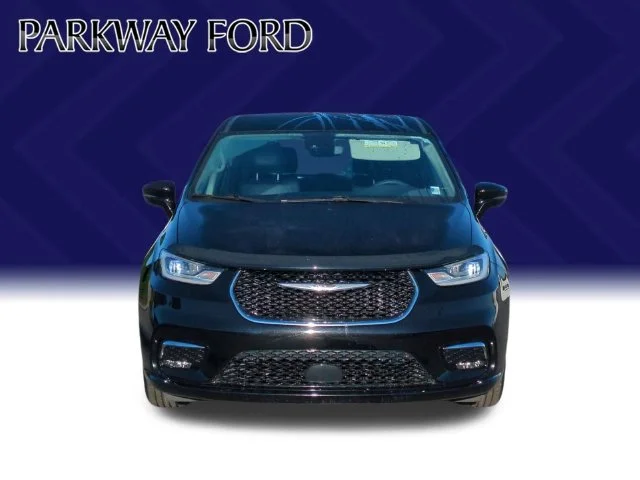 Used 2024 Black Chrysler Touring L image 8