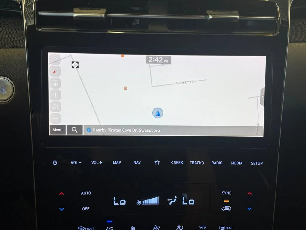 Used 2022 Black Hyundai Limited image 13
