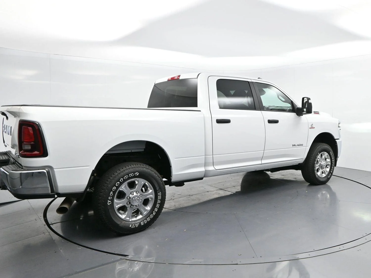 Used 2025 White Ram Big Horn image 7