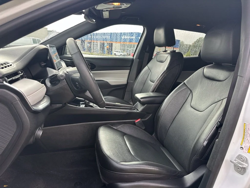 Used 2023 Bright White Clearcoat Jeep Limited image 5