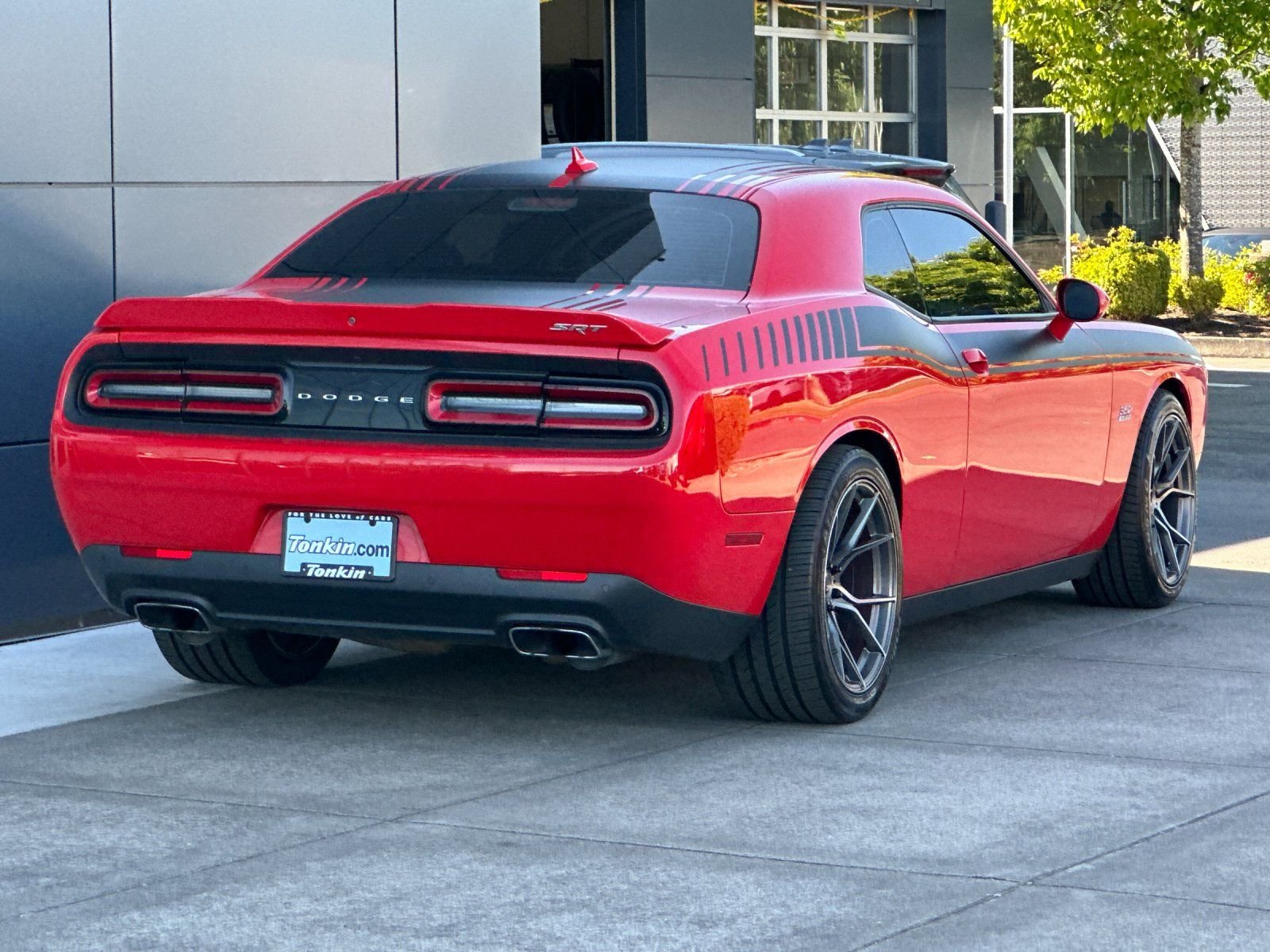 Used 2016 Torred Clearcoat Dodge SRT 392 image 3