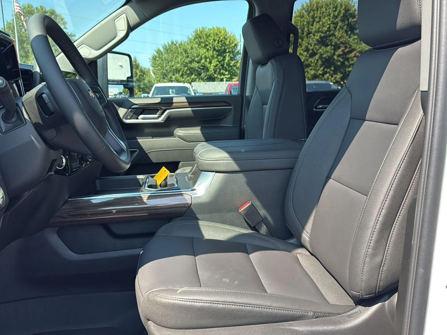 New 2026 Summit White Chevrolet LT DRW image 11