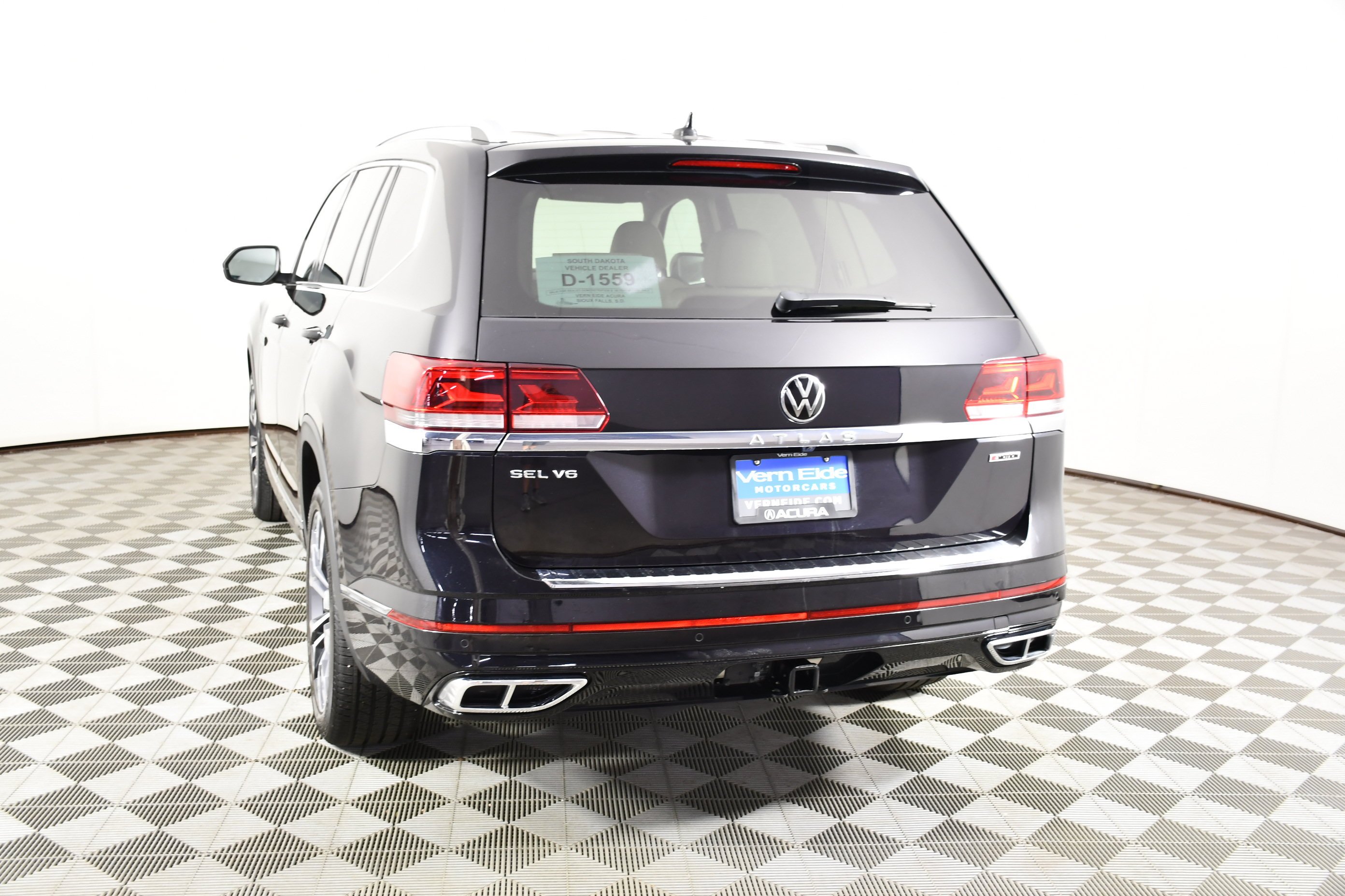 Used 2021 Black Volkswagen 3.6L V6 SEL Premium R-Line image 7
