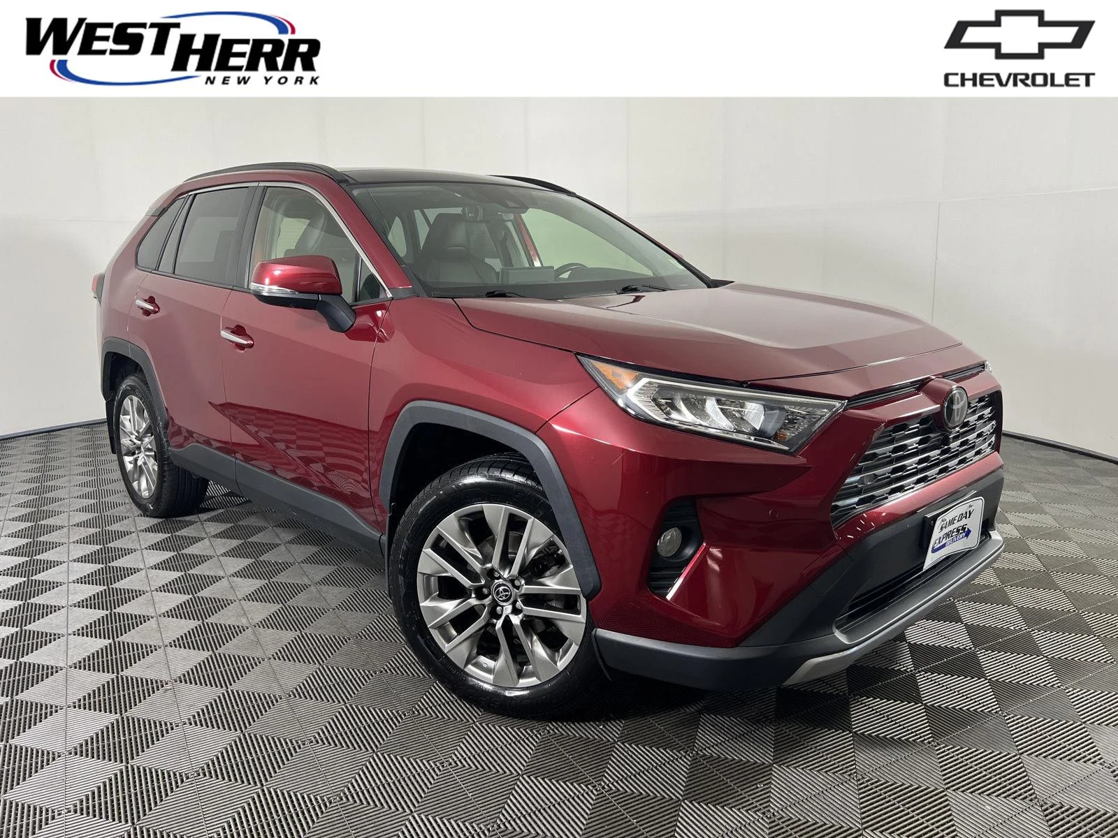 Used 2019  Toyota Limited image 1