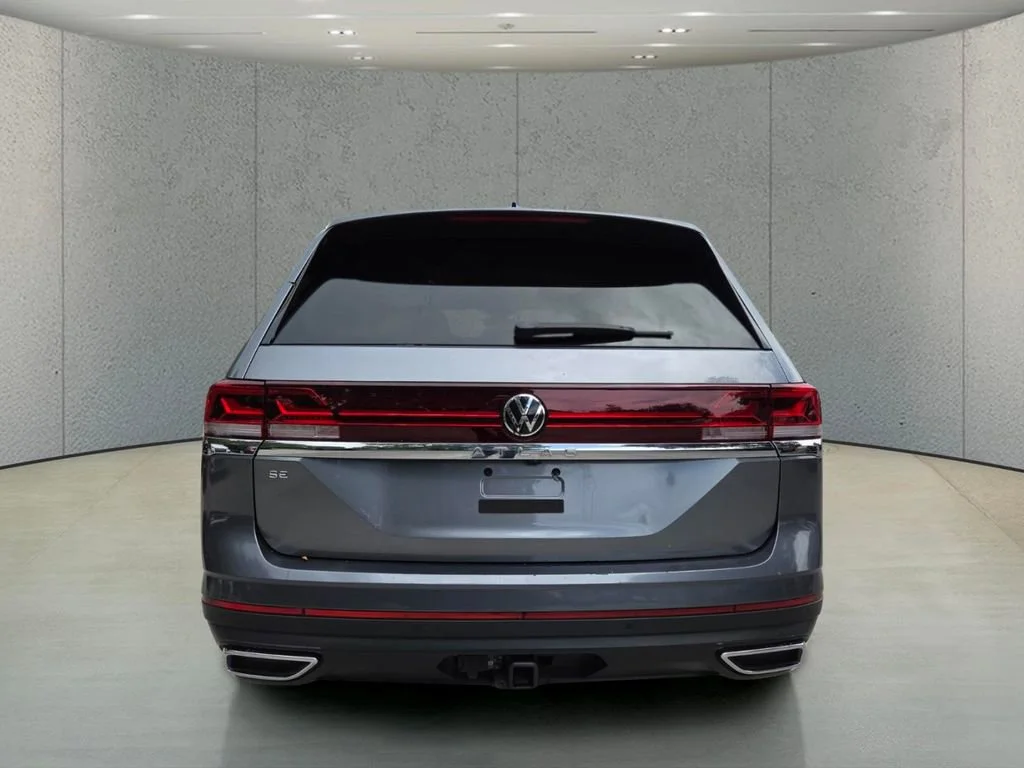 Used 2024 Platinum Gray Metallic Volkswagen 2.0T SE w/Technology image 4