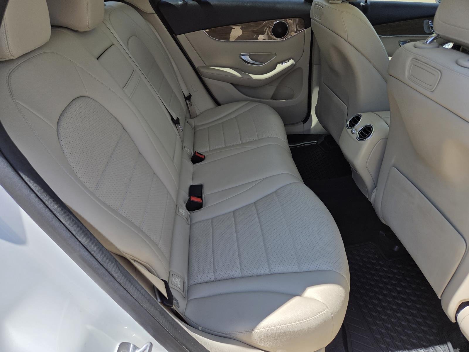 Used 2019 Polar White Mercedes-Benz GLC 300 image 36