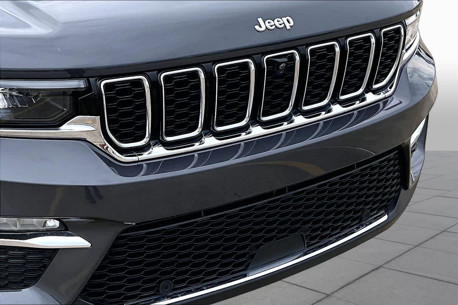 Used 2024 Baltic Gray Metallic Clearcoat Jeep Limited image 41