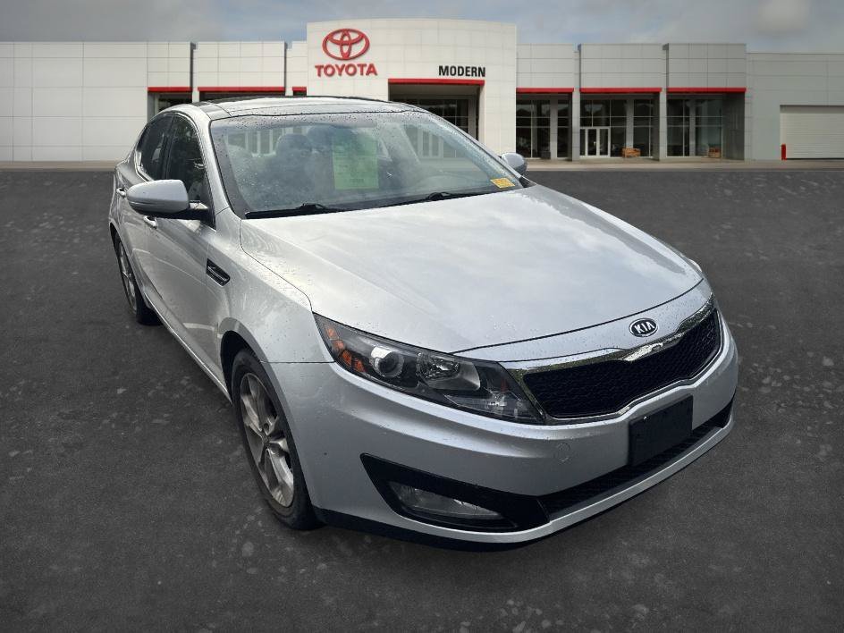 Used 2011 Bright Silver Kia EX image 12