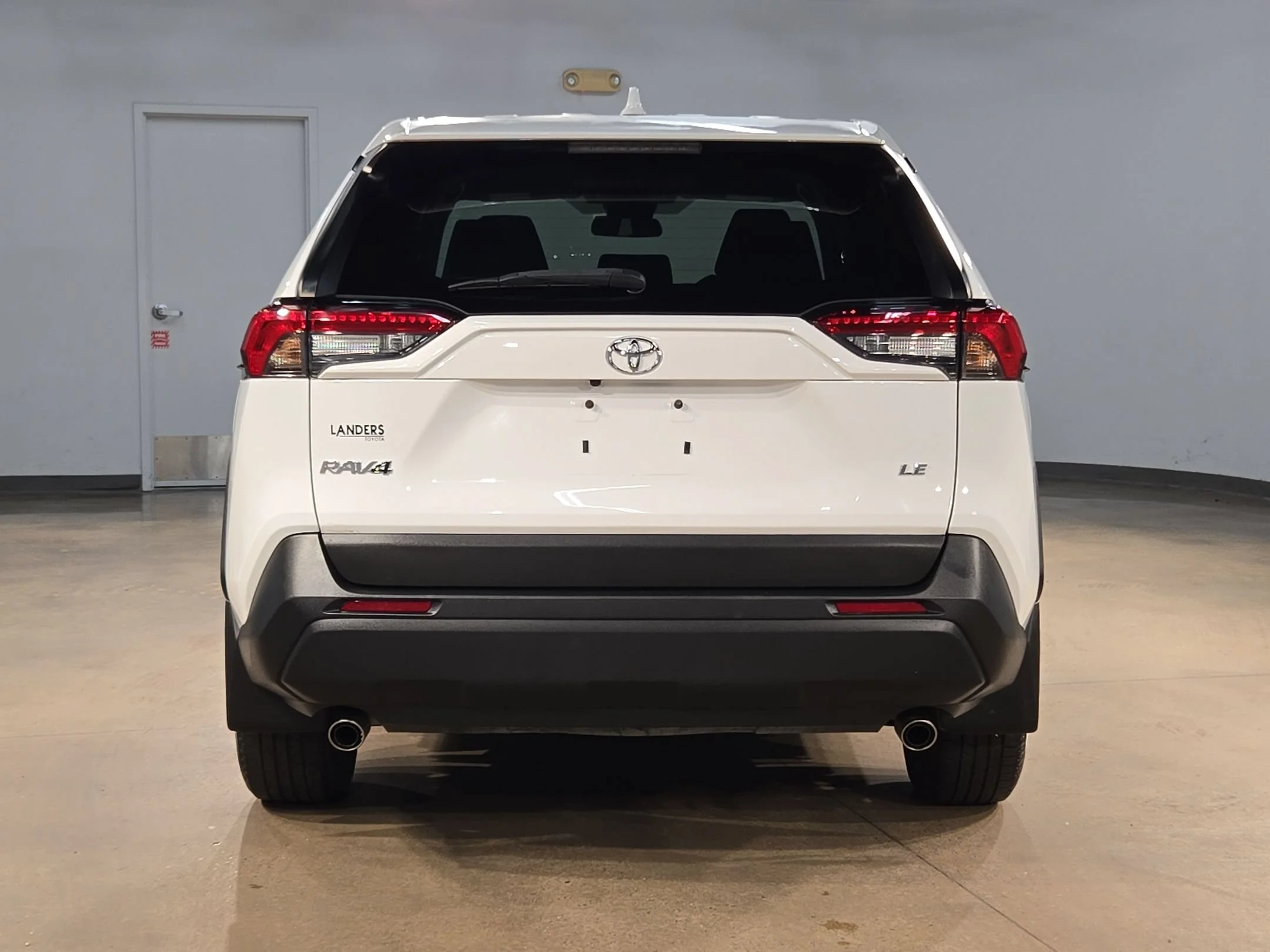 Used 2022 White Toyota LE image 6