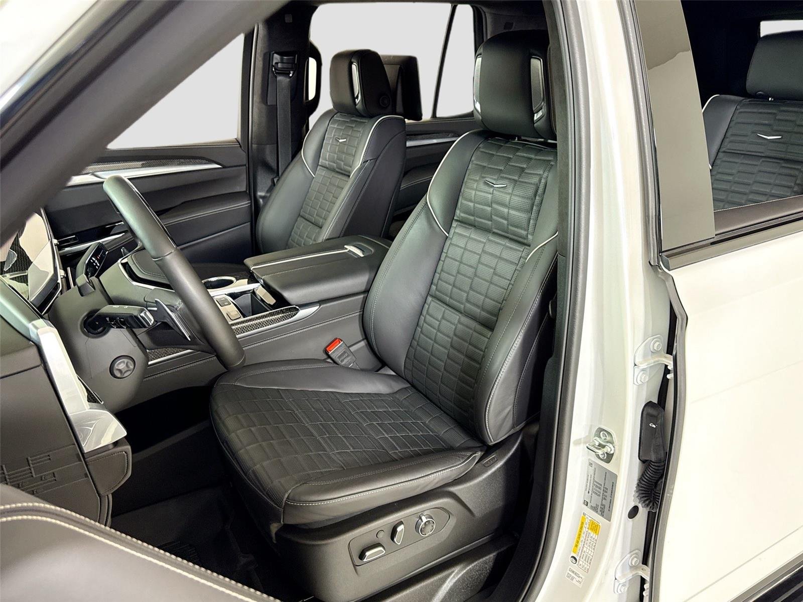 Used 2025 Crystal White Tricoat Cadillac AWD V-Series | Rear TVs | Super Cruise image 14