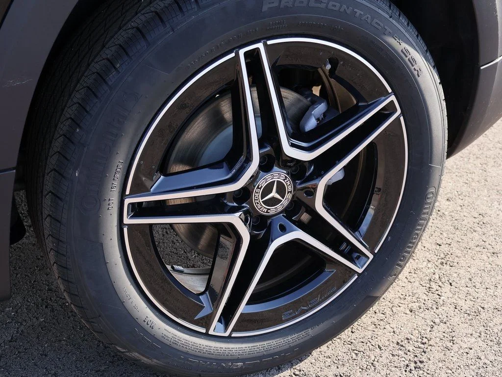 New 2026 Cosmos Black Metallic Mercedes-Benz GLB 250 image 52
