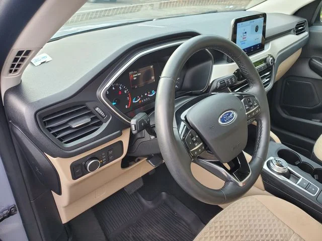 Used 2022 Blue Ford SE image 19