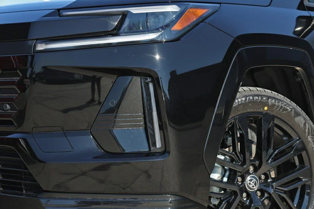 2026 Toyota RAV4 XSE - Photo 10