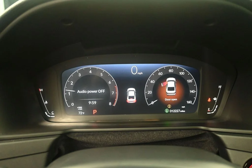 Used 2025  Honda SE image 24