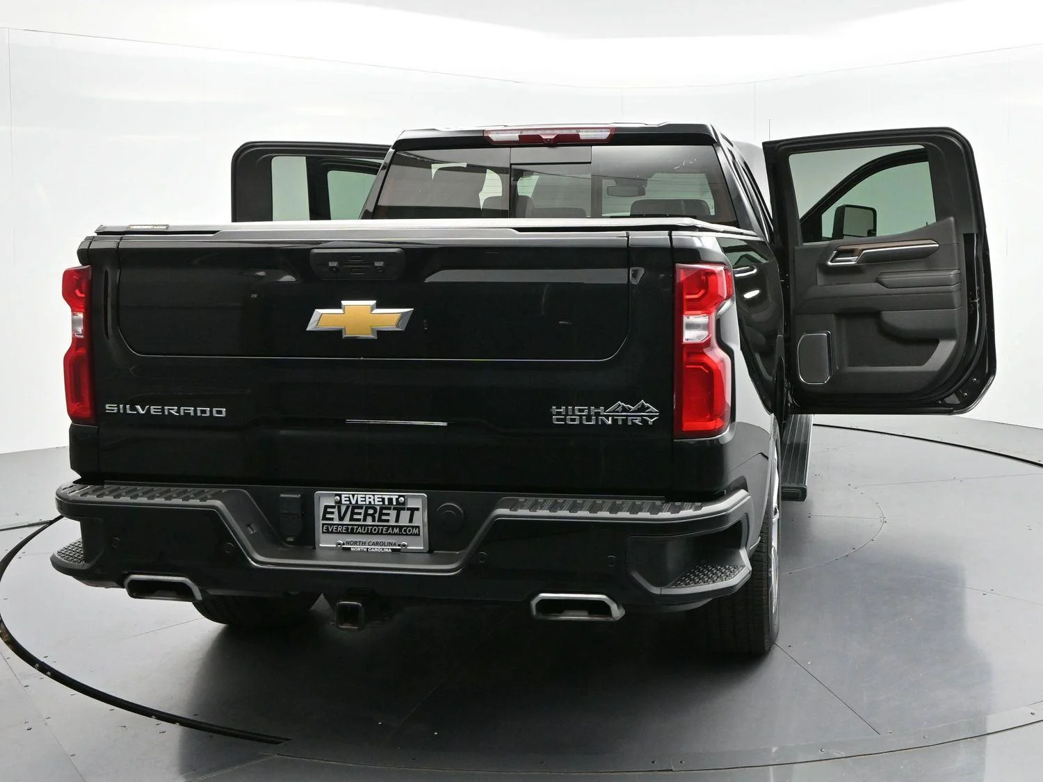 Used 2024 Black Chevrolet High Country image 42