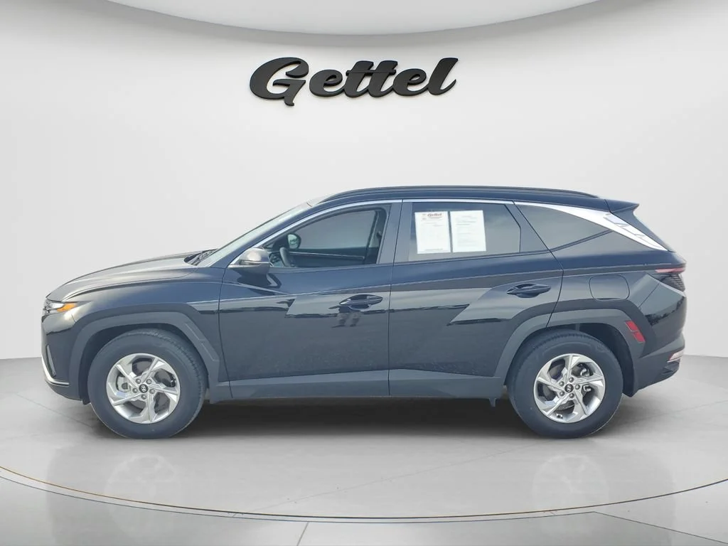 Used 2023 Black Hyundai SEL image 8