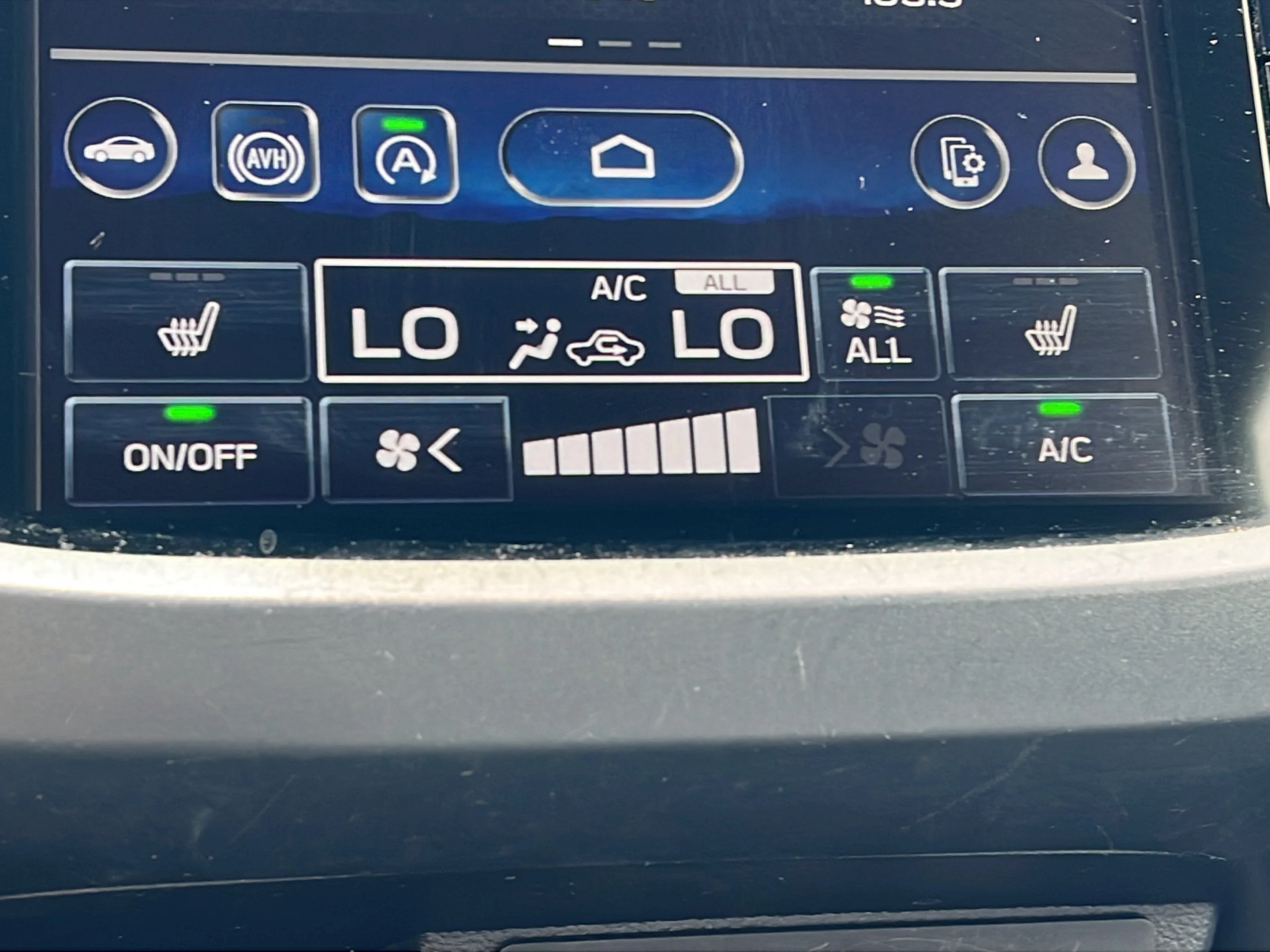 Used 2025 Magnetite Gray Metallic Subaru Premium image 18