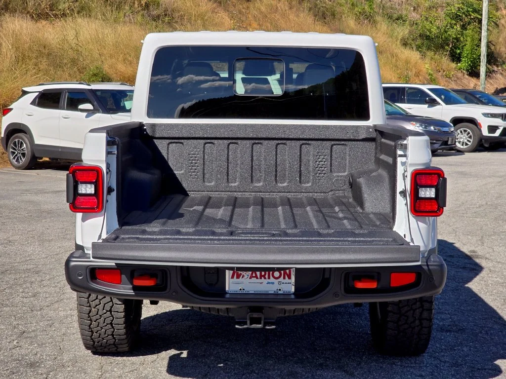 New 2026 White/off-white Jeep Mojave X image 12