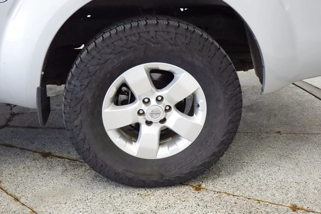 Used 2013 Silver Nissan SV image 15
