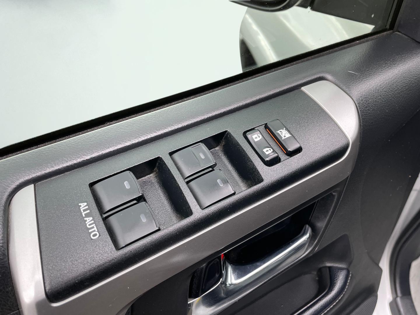 Certified Used 2020 Silver Toyota SR5 Premium image 11
