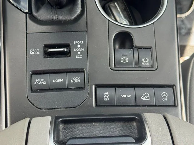 Used 2021 Midnight Black Metallic Toyota XLE image 27