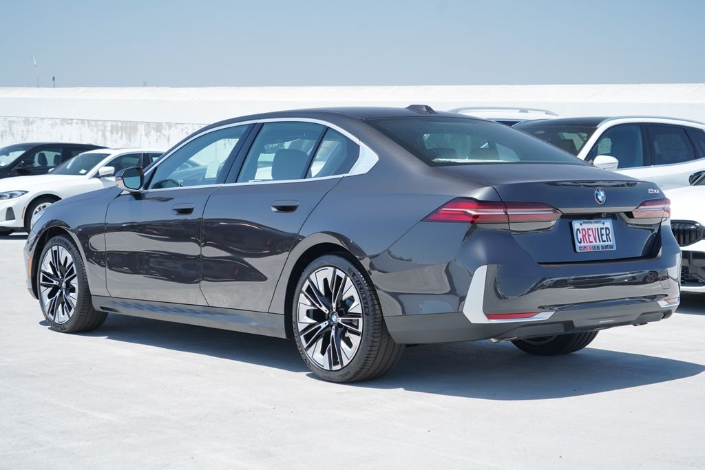 New 2027 Dark Graphite Metallic BMW 530i image 7
