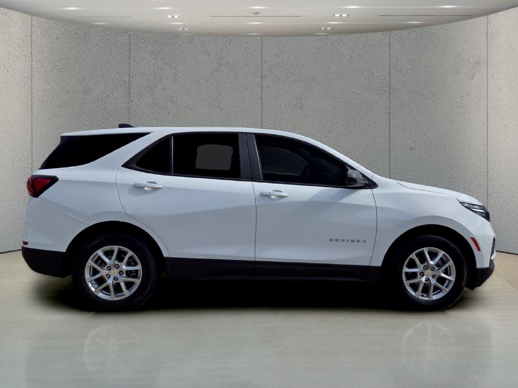 2023 Chevrolet Equinox LS - Photo 6