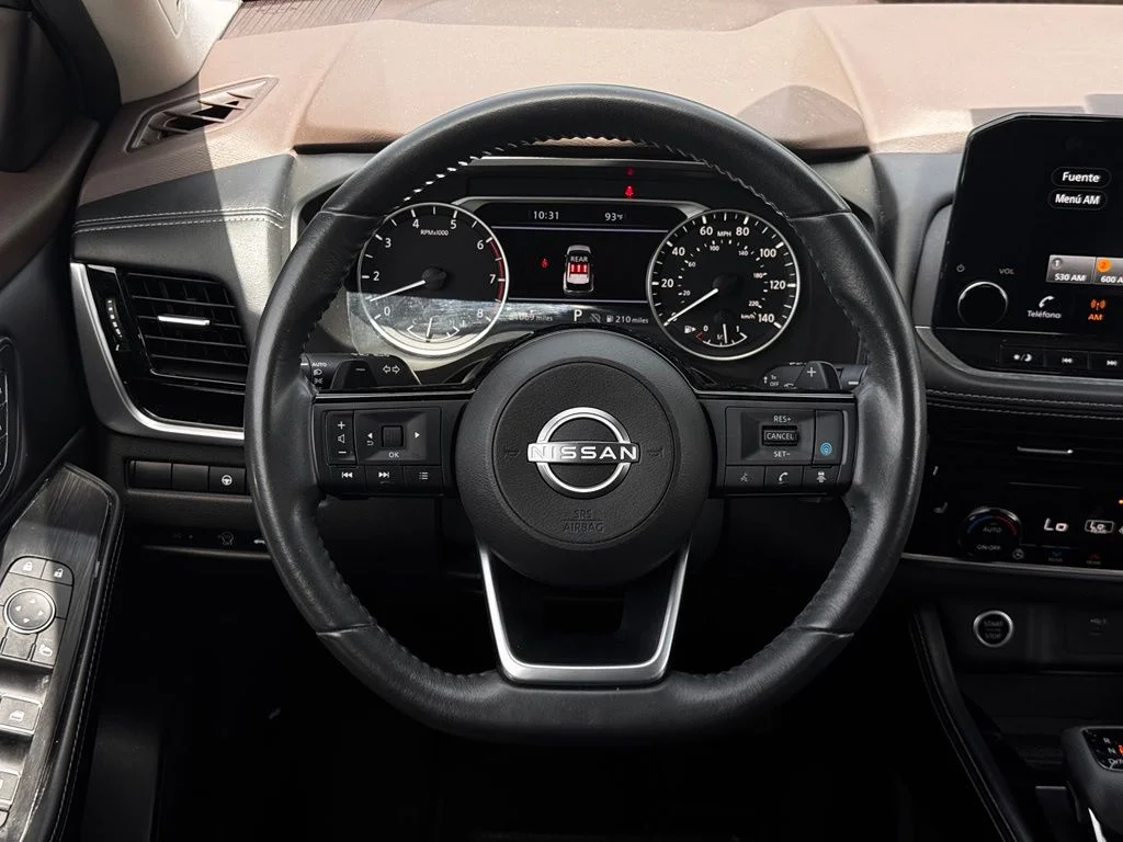 Used 2023  Nissan SL image 23