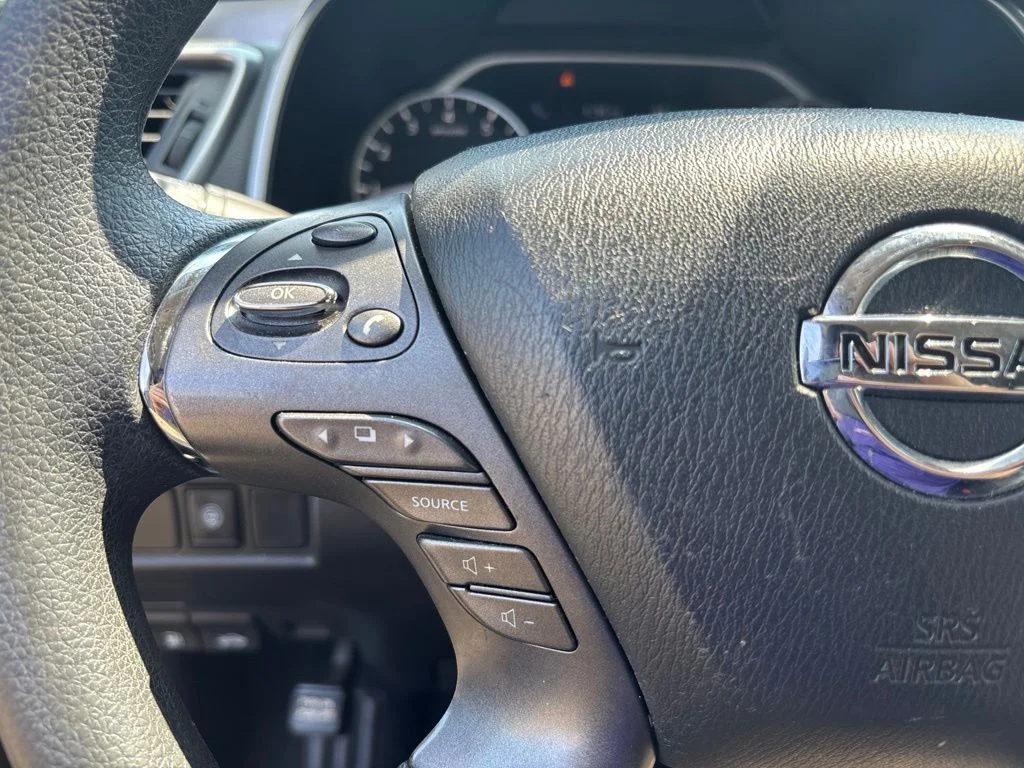 Used 2020 Gray Nissan S image 18