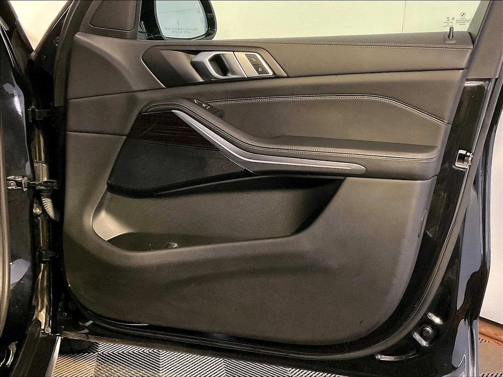 Used 2020 Black Sapphire Metallic BMW xDrive40i image 26
