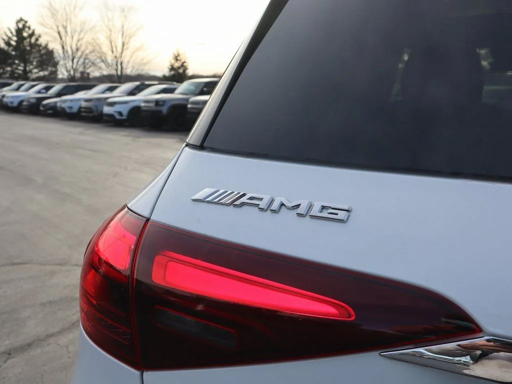 New 2025 MANUFAKTUR Moonlight White Metallic Mercedes-Benz GLE 63 S AMG® image 9